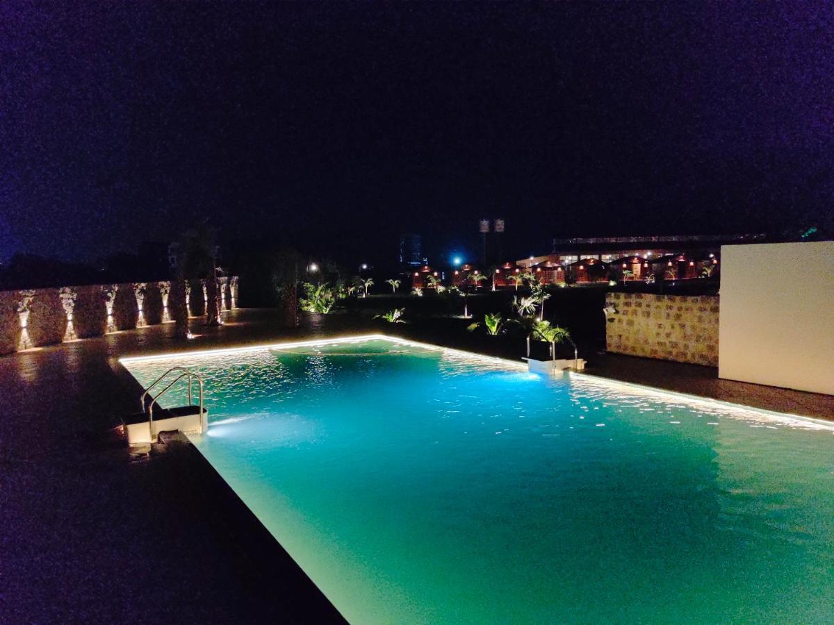 Nirvana Resort And Restaurant Garudeshwar Exterior foto